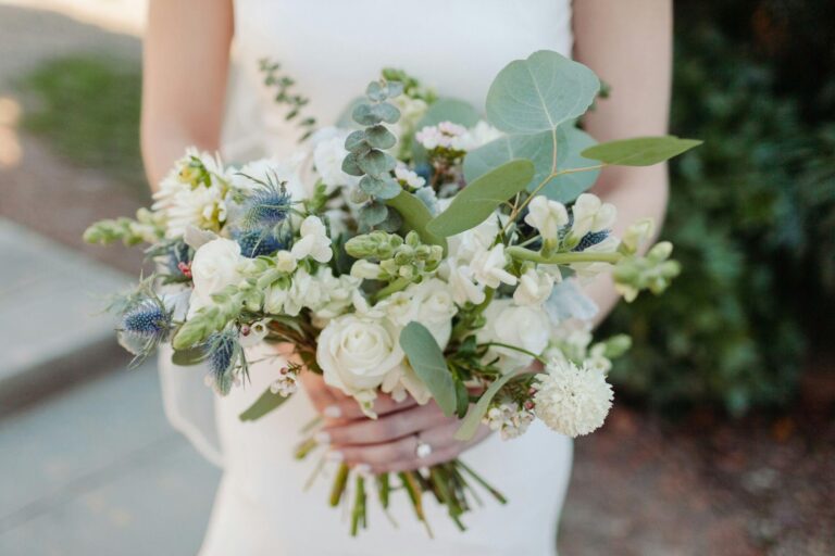 Flowers for Weddings: How to Choose Your Bridal Blooms?